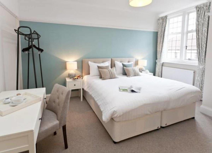 Bedroom 2, Bath Arms Hotel, Somerset
