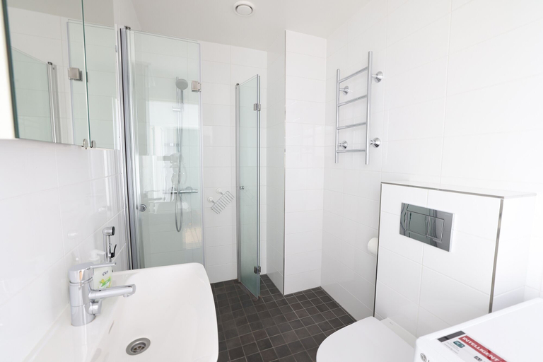 Bathroom 4, 2ndhomes Bright 1BR Home in Kamppi, Uusimaa