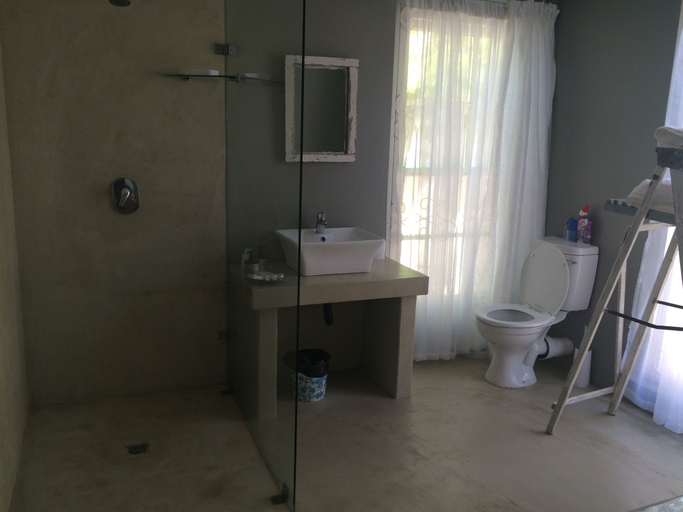 Bathroom 3, 30 on Oatlands Accommodation Makhanda Grahamstown, Cacadu