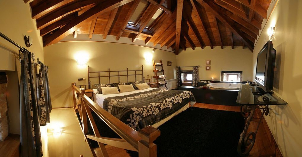 Bedroom 3, Palacio Guevara, Cantabria