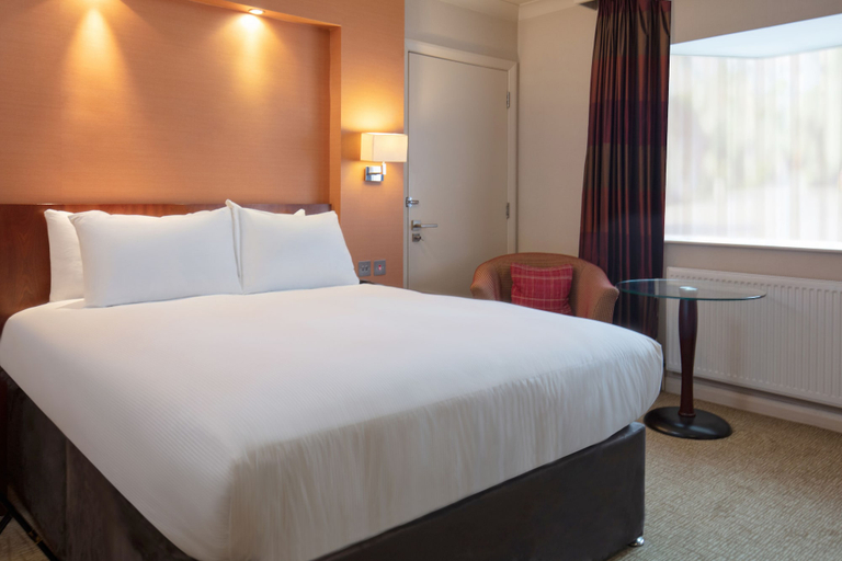 Bedroom 2, Forest Pines Spa & Golf Resort, North Lincolnshire