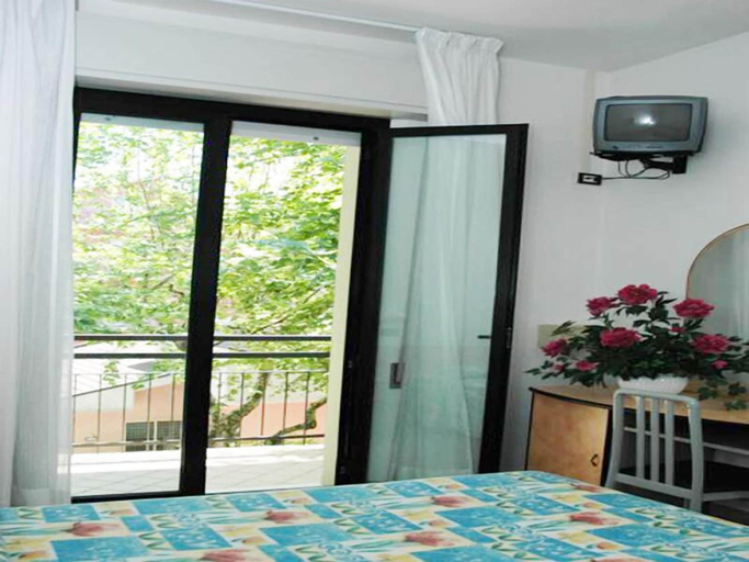 Bedroom 3, Vinsea Hotel, Rimini