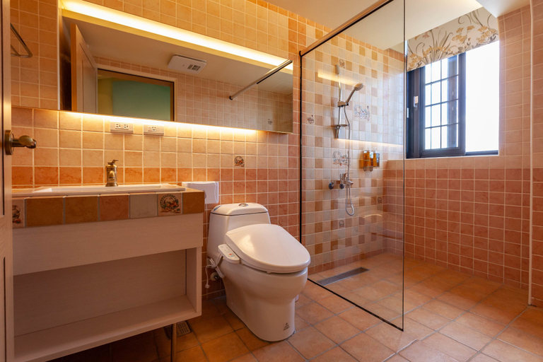 Bathroom 4, Hogwarts Castle Guest House, Yilan