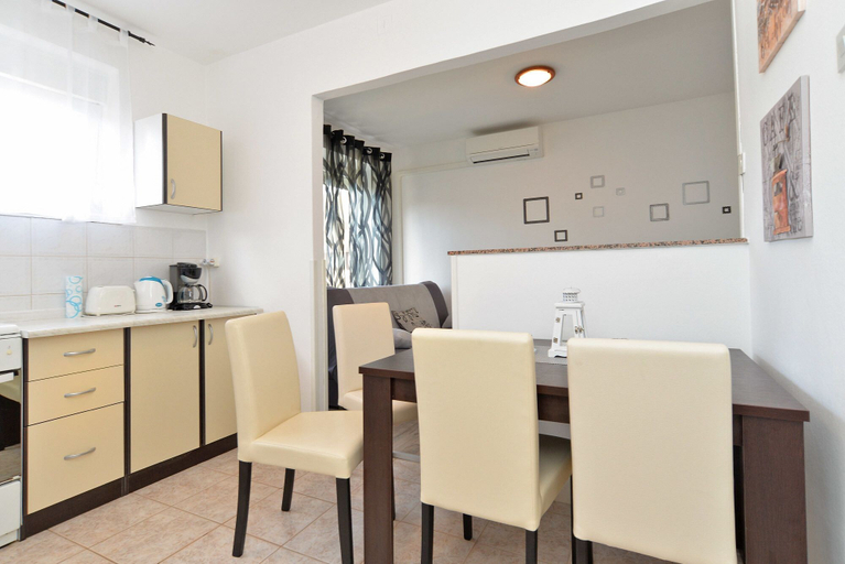 Others 4, Apartment 1601, Fažana