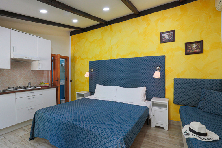 Bedroom 2, Relais il Frantoio - Apartments, Napoli