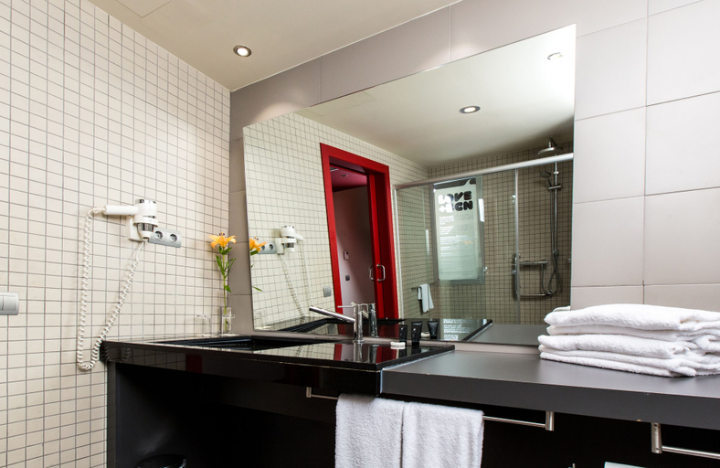 Bathroom 4, Leonardo Boutique Hotel Barcelona Sagrada Familia, Barcelona