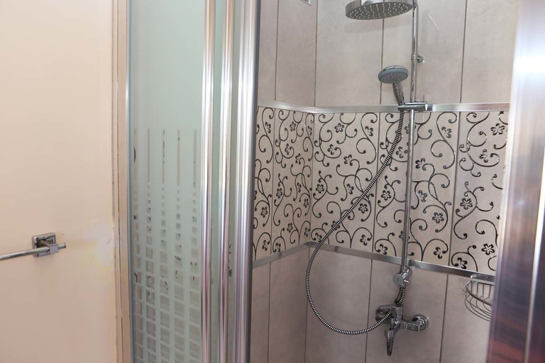 Bathroom, Villa Rose by Amy Villas