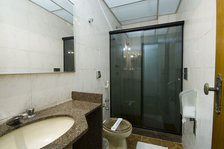 Bathroom, Rondônia Palace Hotel, Rio de Janeiro