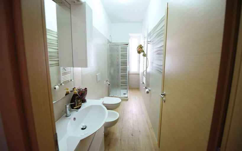 Bathroom 4, B&B Pignatelli, Matera