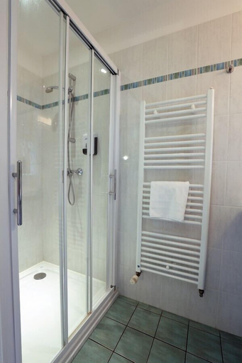 Bathroom 4, Hôtel  la Capelle, Aveyron