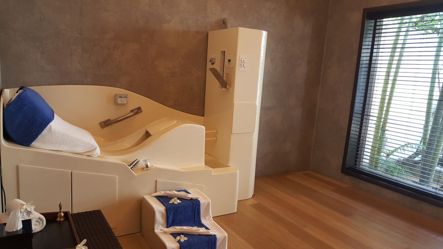 Bathroom 4, The Lalit Resort And Spa Bekal, Kasaragod