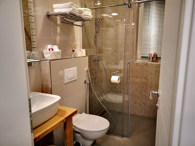 Bathroom 4, Pr`fik Apartments, Šenčur