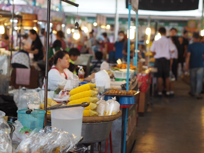 Food & Drinks 5, 28 Place, Phasi Charoen