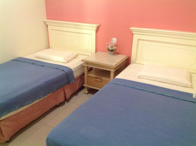 Bedroom 2, Hotel Morning Glory, Kudat