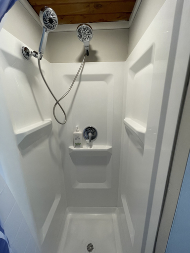 Bathroom 4, Brookside Hideaway, Brook Road Inn, Sullivan