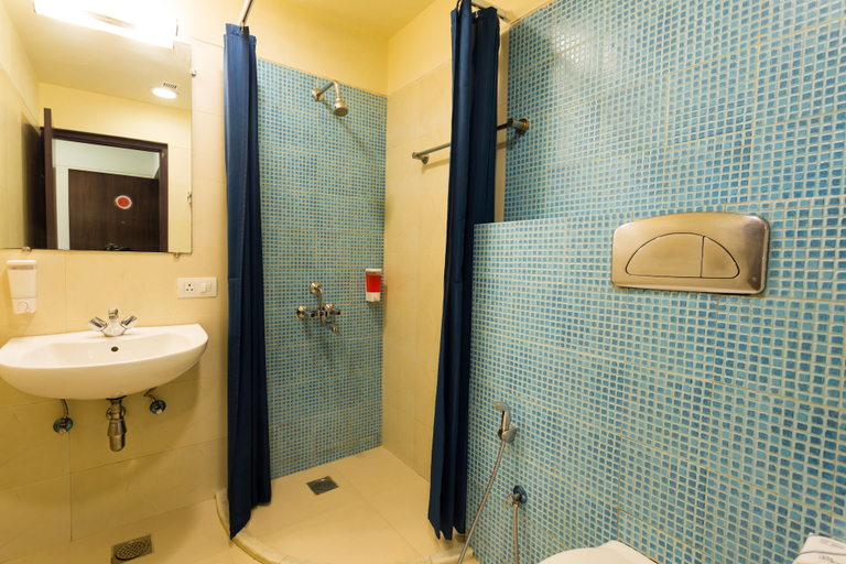 Bathroom 4, Ginger Jaipur, Jaipur