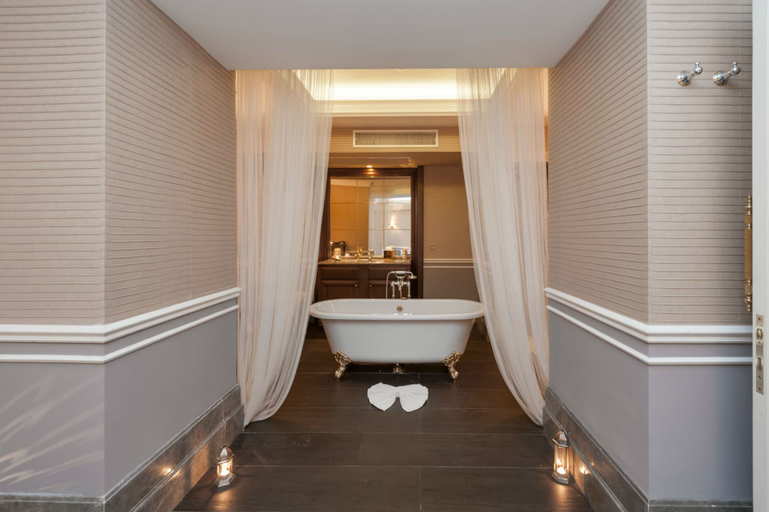 Bathroom 4, Rixos Pera Istanbul - Nickelodeon Play Access, Beyoğlu