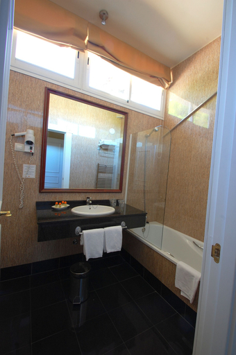 Bathroom 4, Gran Hotel Pelayo, Asturias