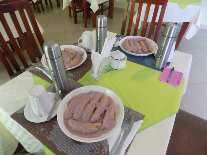 Food & Drinks 5, Deluxe Hotel - Ishaka, Igara
