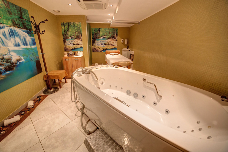 Bathroom 5, INTERNATIONAL Hotel Casino & Tower Suites, Varna