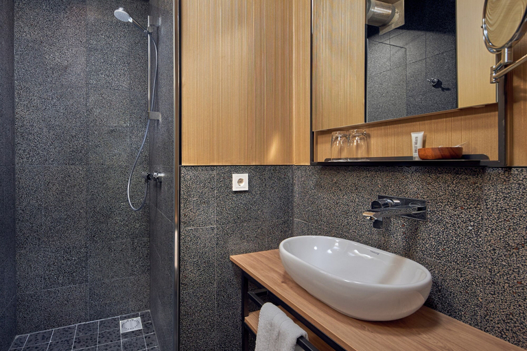 Bathroom 5, Inntel Hotels Amsterdam Landmark, Amsterdam
