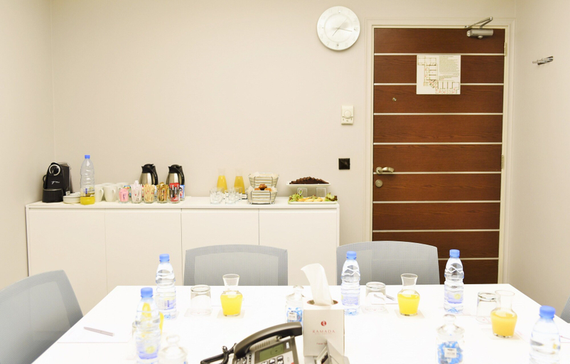 Food & Drinks 5, Ramada by Wyndham Downtown Beirut, Beirut