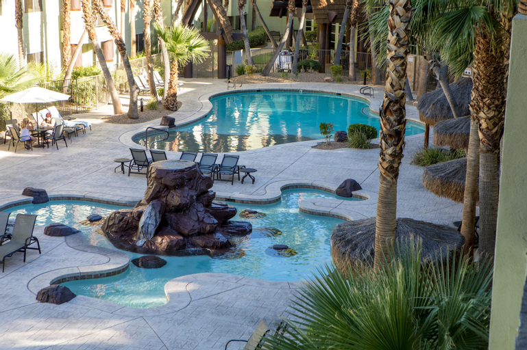 Tahiti Resort, Clark