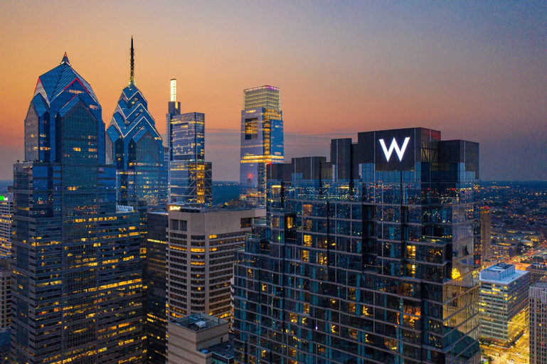 Exterior & Views 27