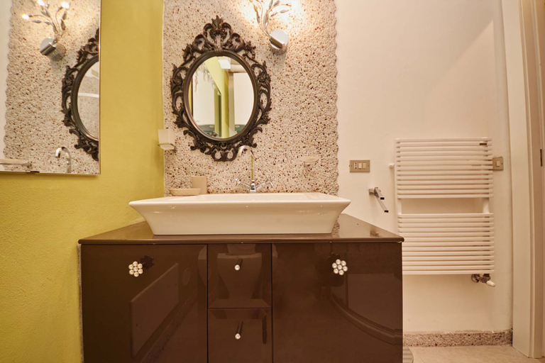 Bathroom 3, Vista Lago, Brescia