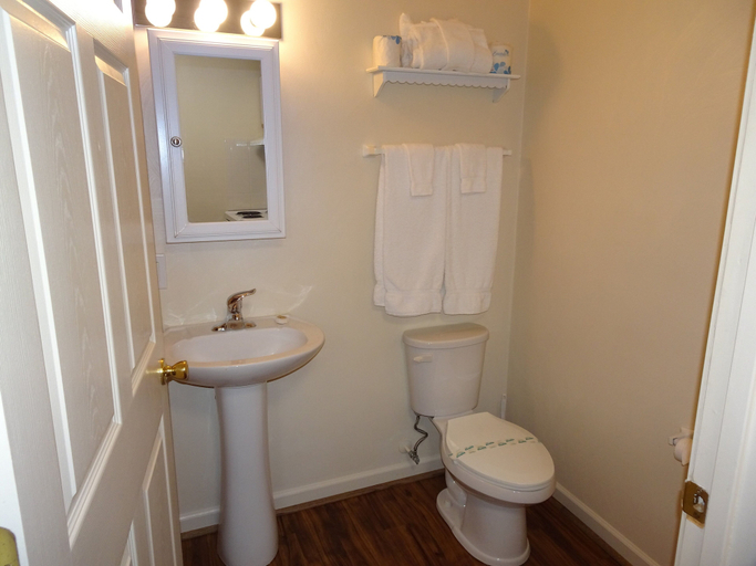 Bathroom 4, Affordable Suites Statesville, Iredell