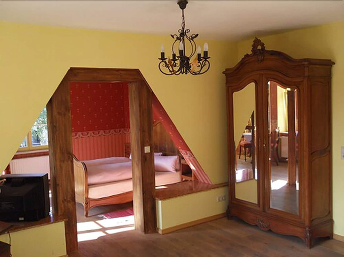 Bedroom 4, Hotel Auberge Mistral, Mittelsachsen