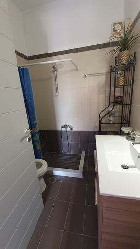 Bathroom 4, TK1 George Apartments by the Airport, Attica