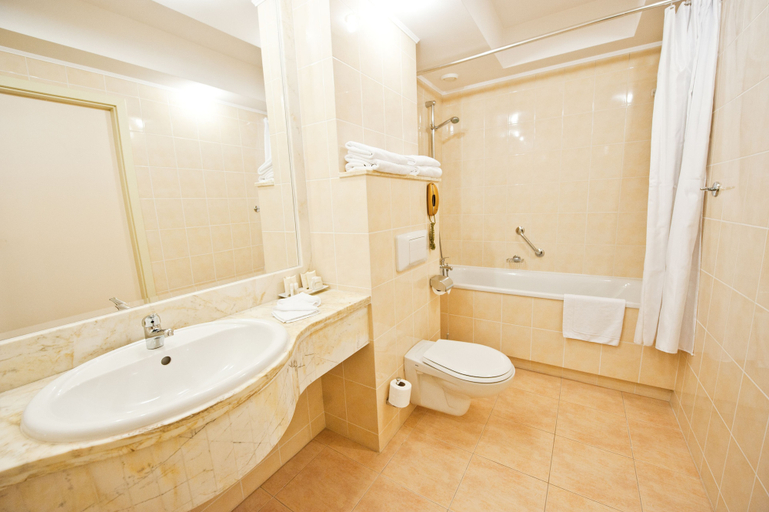 Bathroom 4, MCC Mazurkas Conference Centre & Hotel, Warsaw West