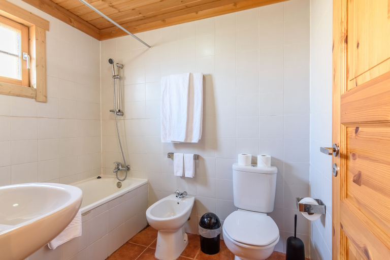 Bathroom, Chalés de Montanha, Covilhã
