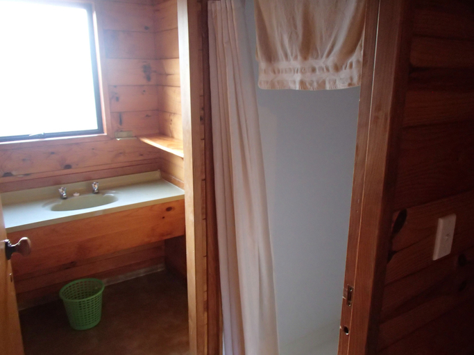 Bathroom 3, Whitesands, Far North