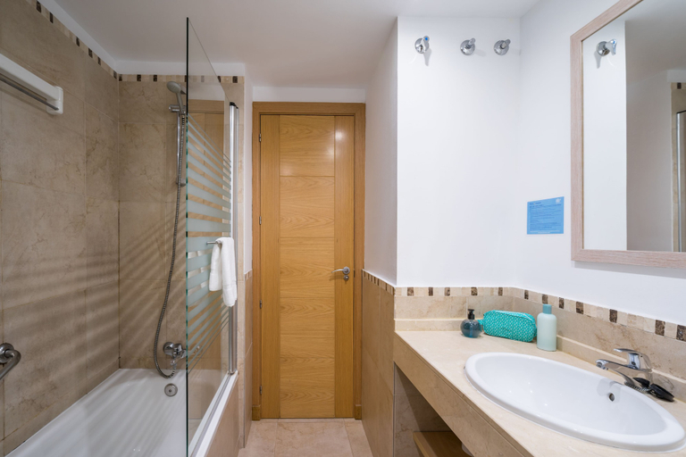 Bathroom 5, Pierre & Vacances Resort Terrazas Costa del Sol, Málaga