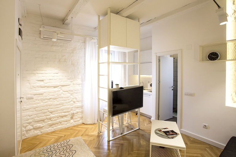 Others 5, Atomic Apartment 01, Belgrade
