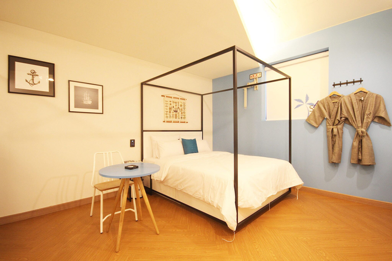 Bedroom 3, Iksan Fourseason Hotel, Iksan
