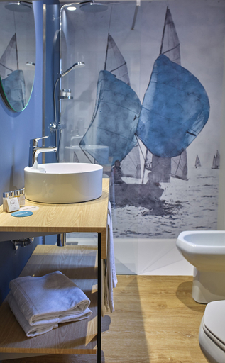 Bathroom 4, Occidental Alicante, Alicante