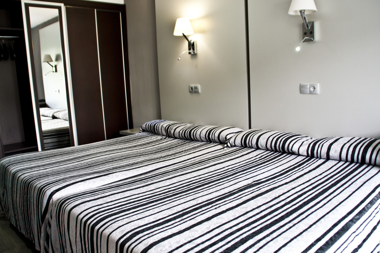 Bedroom 3, Summer, Barcelona