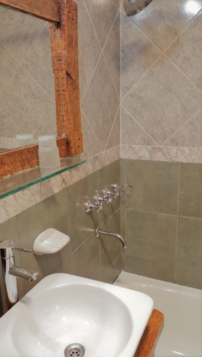 Bathroom 5, Don Pepe Hotel y Cabañas, Lago Argentino