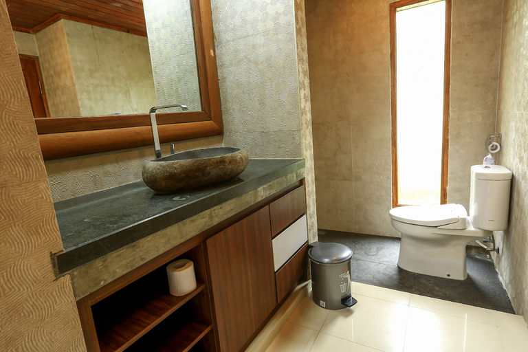Bathroom 5, Artati Lombok Bungalows & Restaurant, Lombok