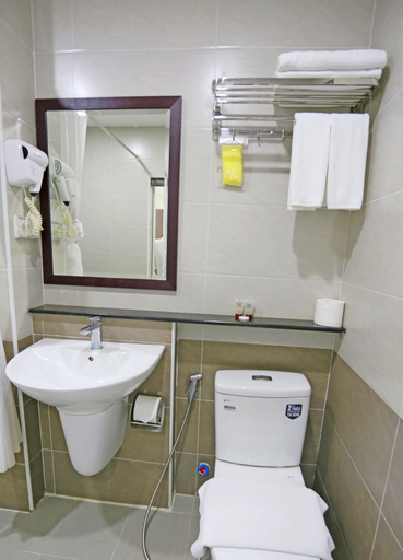Bathroom 4, K Business 1 Hotel My Dinh, Từ Liêm