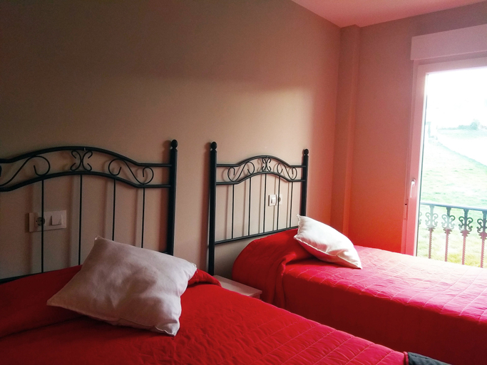 Bedroom 2, Apartamentos Playa Catedrales 3000, Lugo