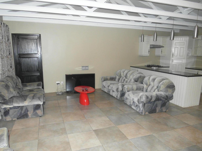 Others 5, Lake Sands Manor, Umgungundlovu