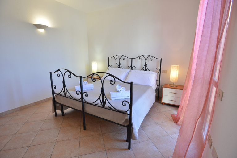 Room 5, IzzHome Crispi, Cagliari