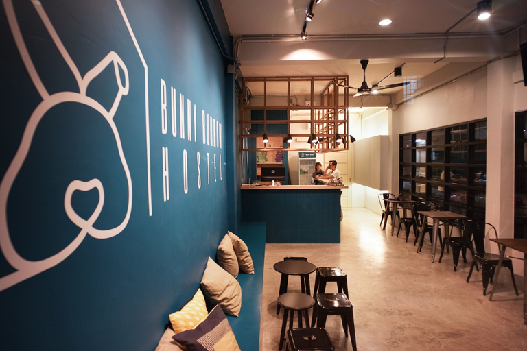 Food & Drinks, Bunny Burrow Hostel, Khlong San