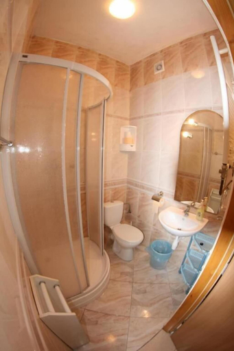 Bathroom 5, Hotel Daisy Budget, Kraków City
