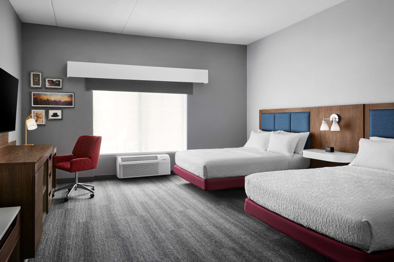 Bedroom 3, Hampton Inn & Suites Charlotte Steele Creek, Mecklenburg
