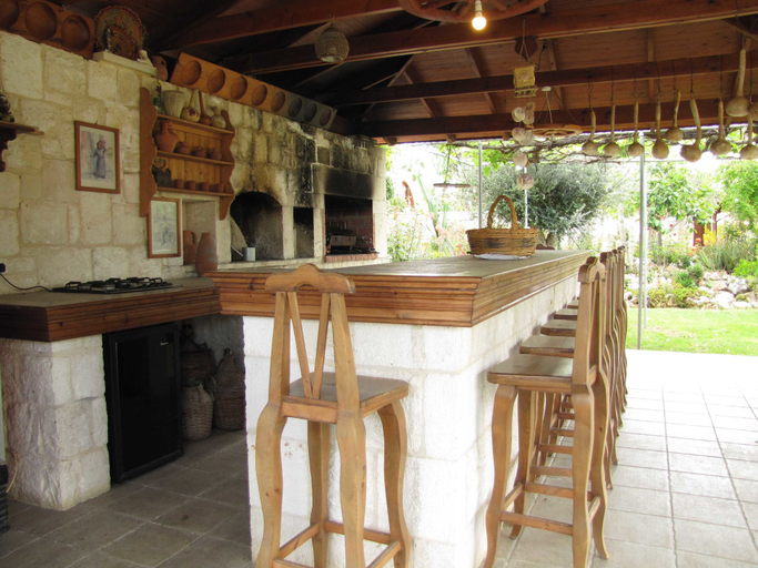 Food & Drinks 5, Webooking Konstantinos Villa